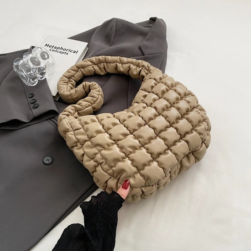 Scrunchie-Hobo-Tasche aus veganem Leder