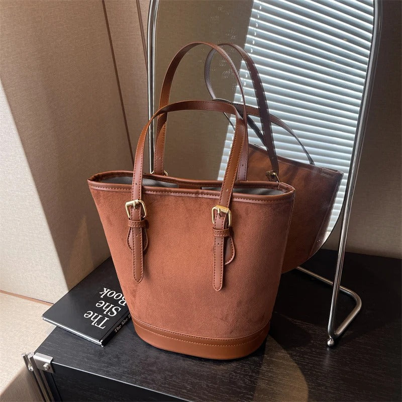 Eimertasche aus Wildleder im Vintage-Stil