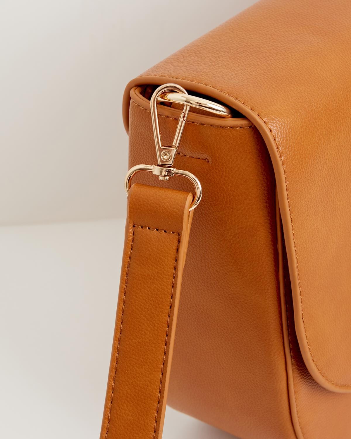 Nina Messenger-Handtasche - Hellbraun