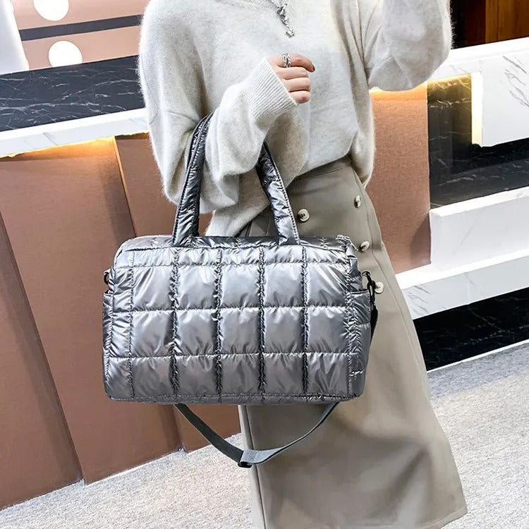 Reisetasche aus Satin