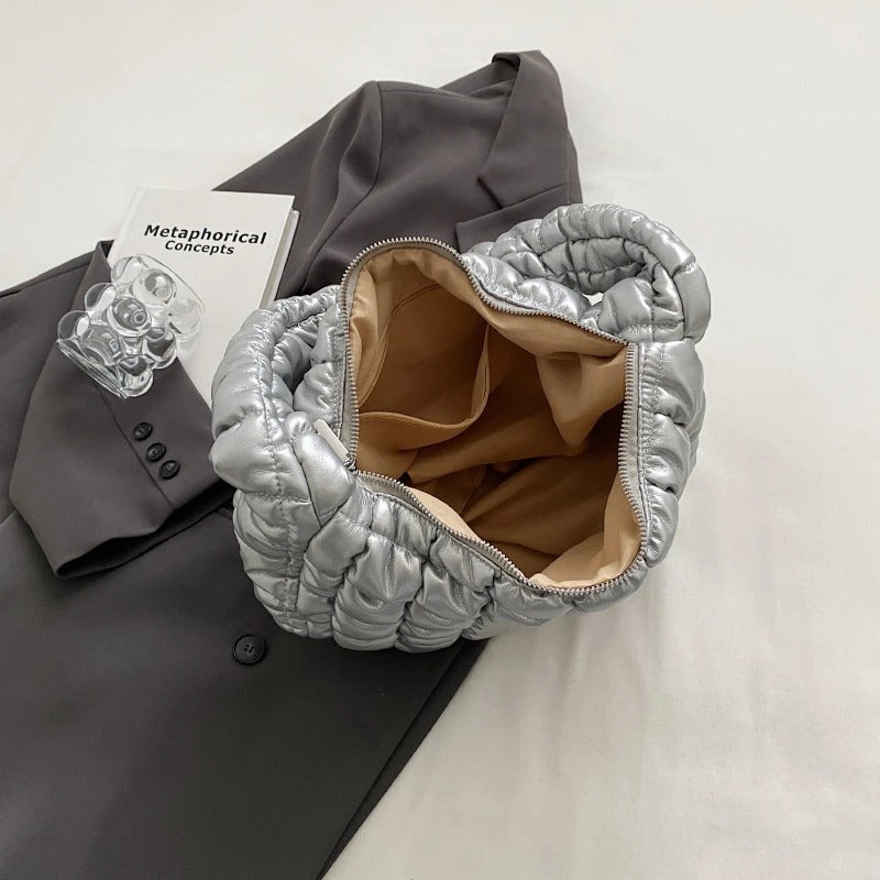 Scrunchie-Hobo-Tasche aus veganem Leder