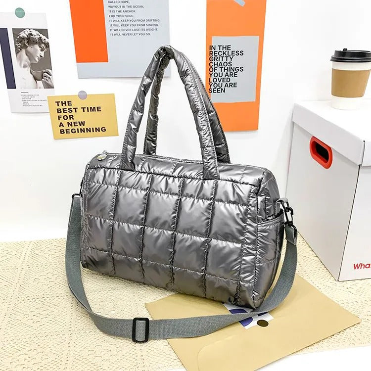 Reisetasche aus Satin