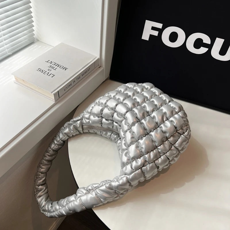 Scrunchie-Hobo-Tasche aus veganem Leder