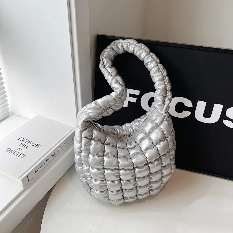 Scrunchie-Hobo-Tasche aus veganem Leder