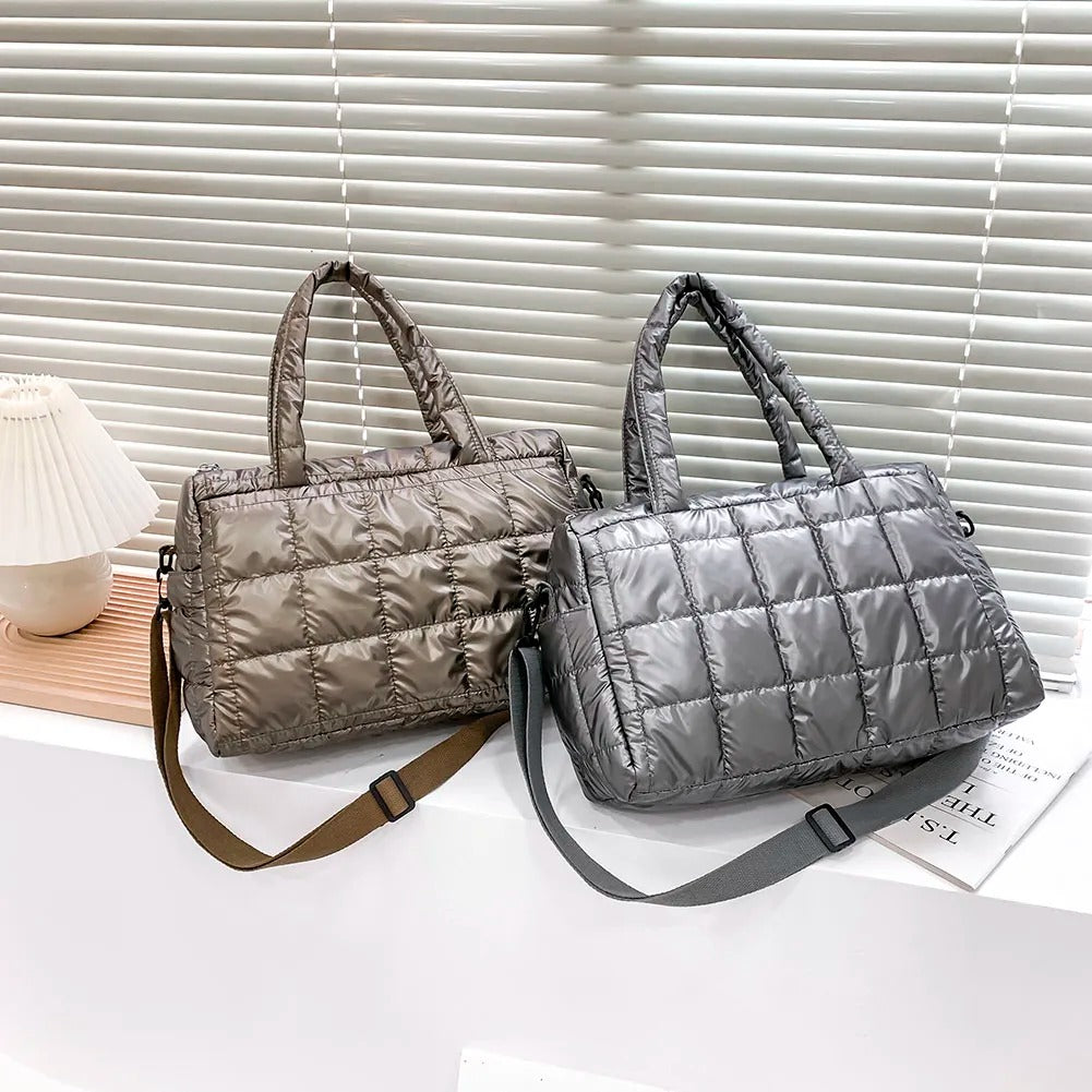 Reisetasche aus Satin