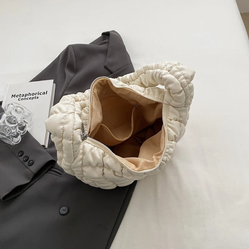Scrunchie-Hobo-Tasche aus veganem Leder