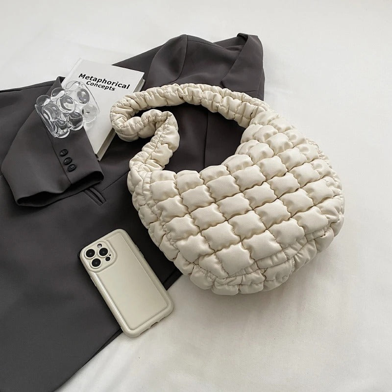Scrunchie-Hobo-Tasche aus veganem Leder