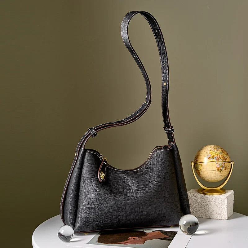 Vielseitige Crossbody aus genarbtem Leder