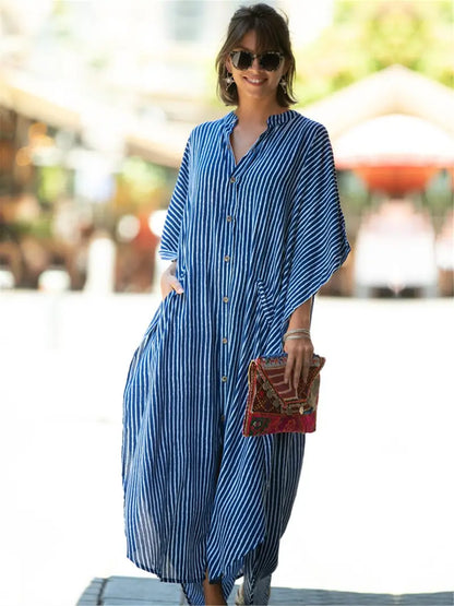 Elegantes Strandkleid mit Streifen im Bohemian-Stil