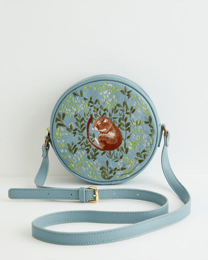 Chloe Circle Bag Bestickte Haselmaus Blau