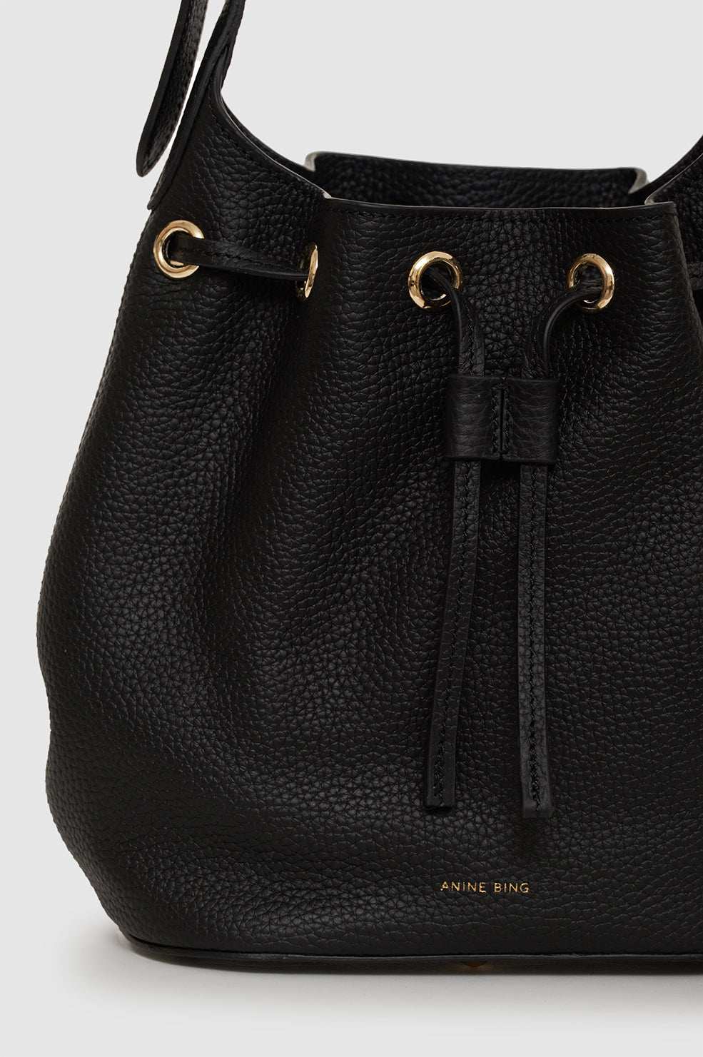 Mini Alana Beuteltasche - Schwarz genarbt