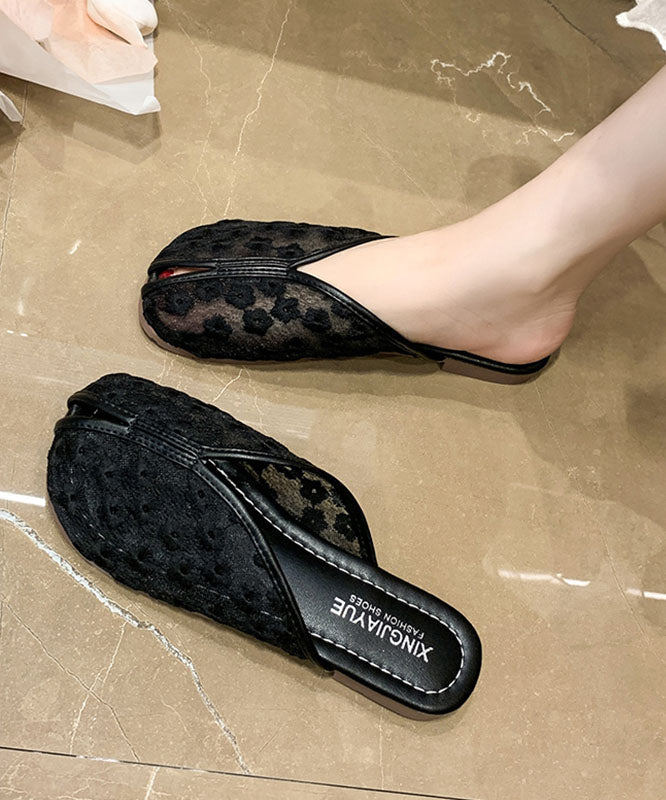 Schwarze Tüll-Sandalen mit ausgehöhlter Stickerei und Spleißen