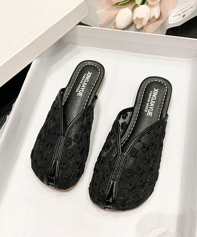 Schwarze Tüll-Sandalen mit ausgehöhlter Stickerei und Spleißen