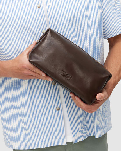 The Grand Dopp Kit Chocolate - toilet bag