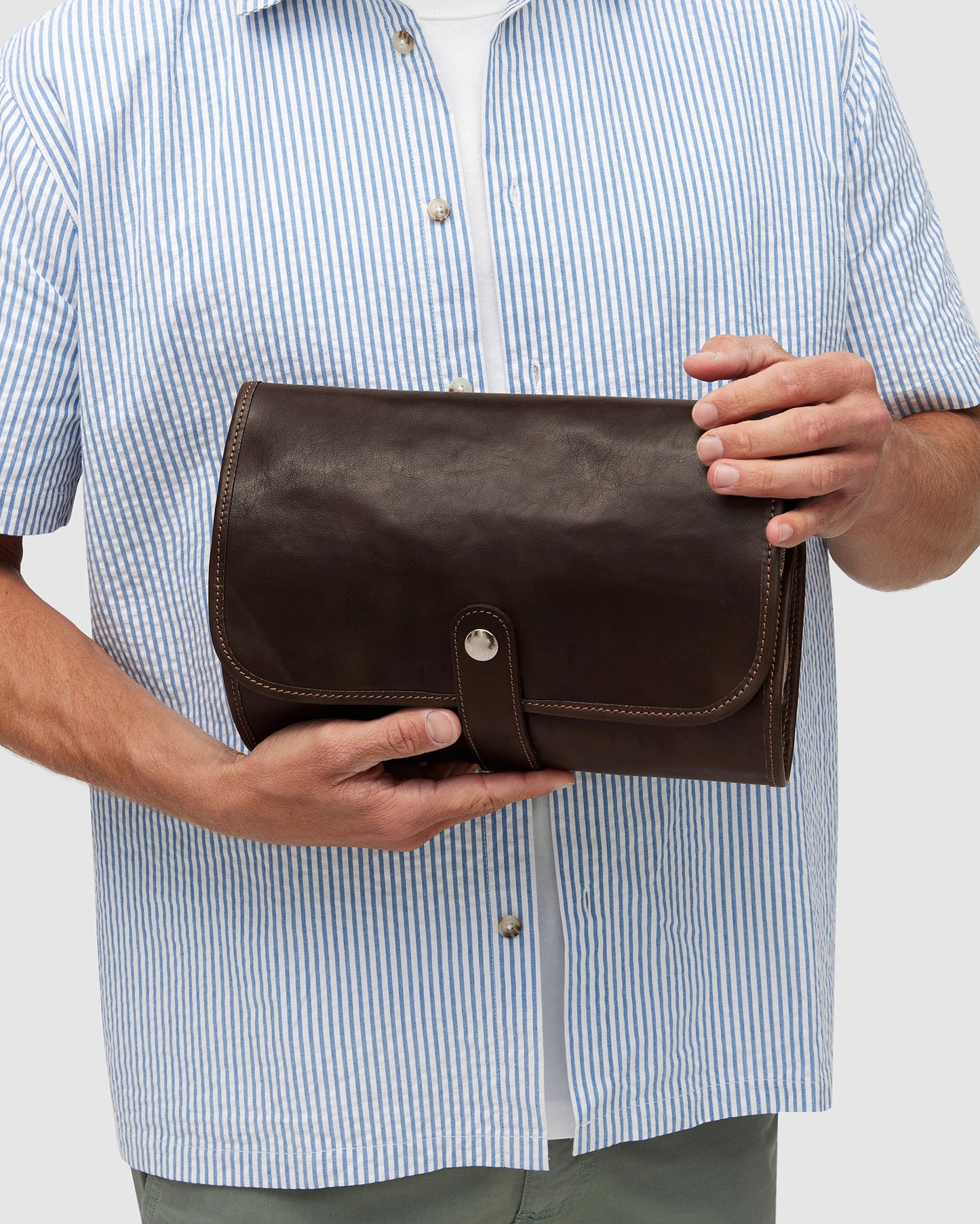 Hanging Dopp Kit Matt Chocolate