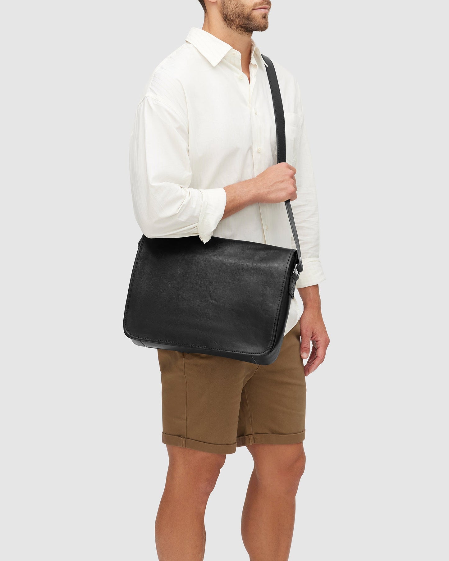 Julius Black - 15" Leather Messenger