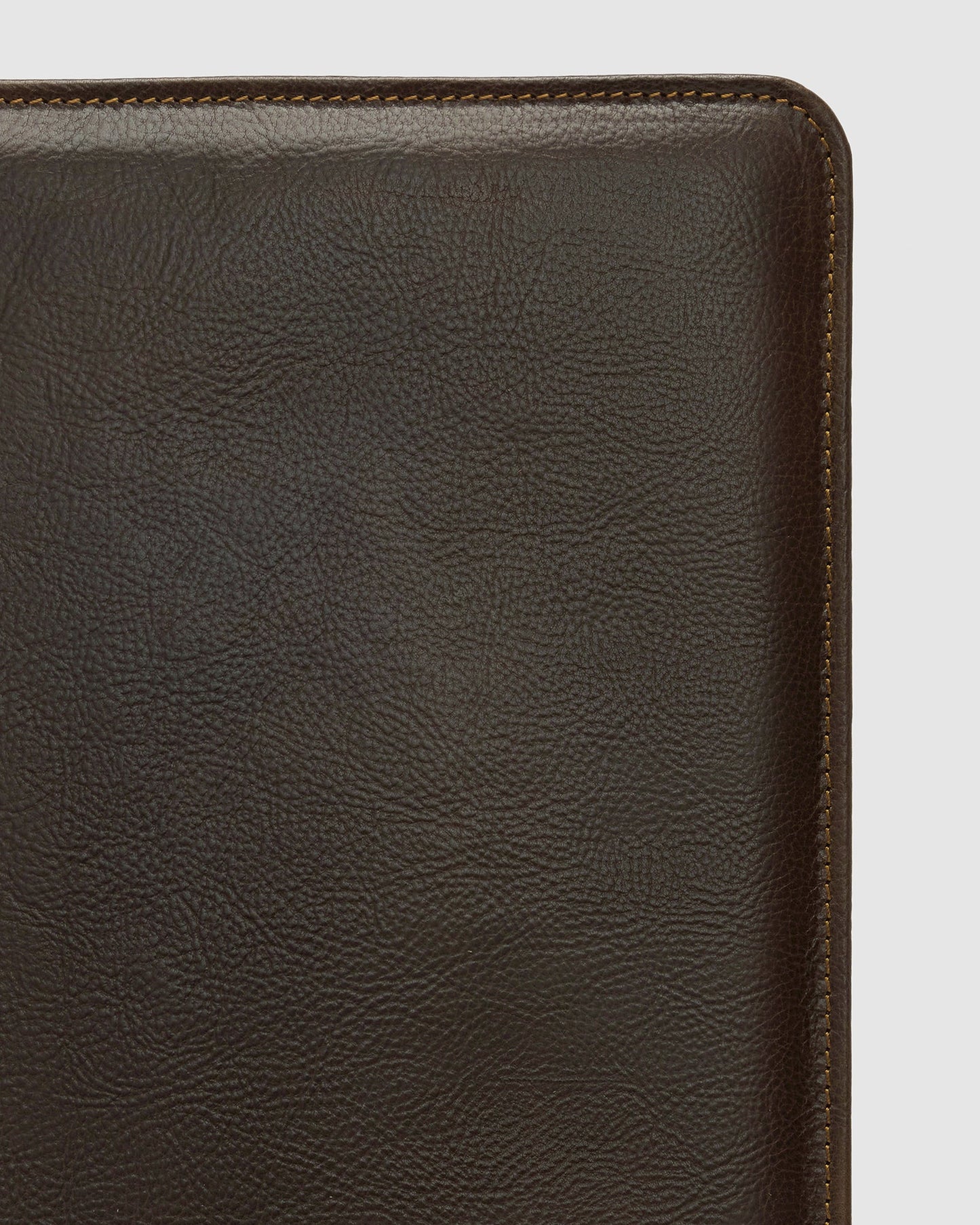 Folio Chocolate - Leather A4 Compendium