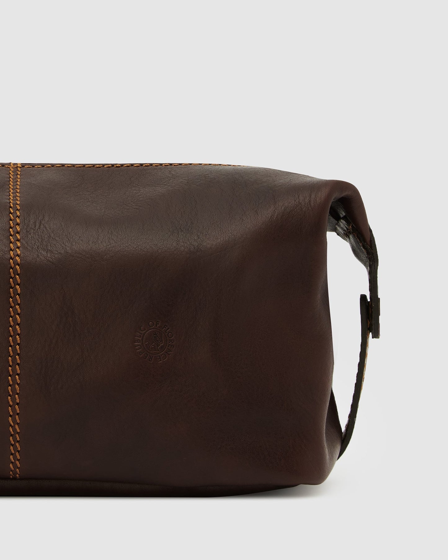 Tre Dopp Kit Matt Chocolate - toilet bag