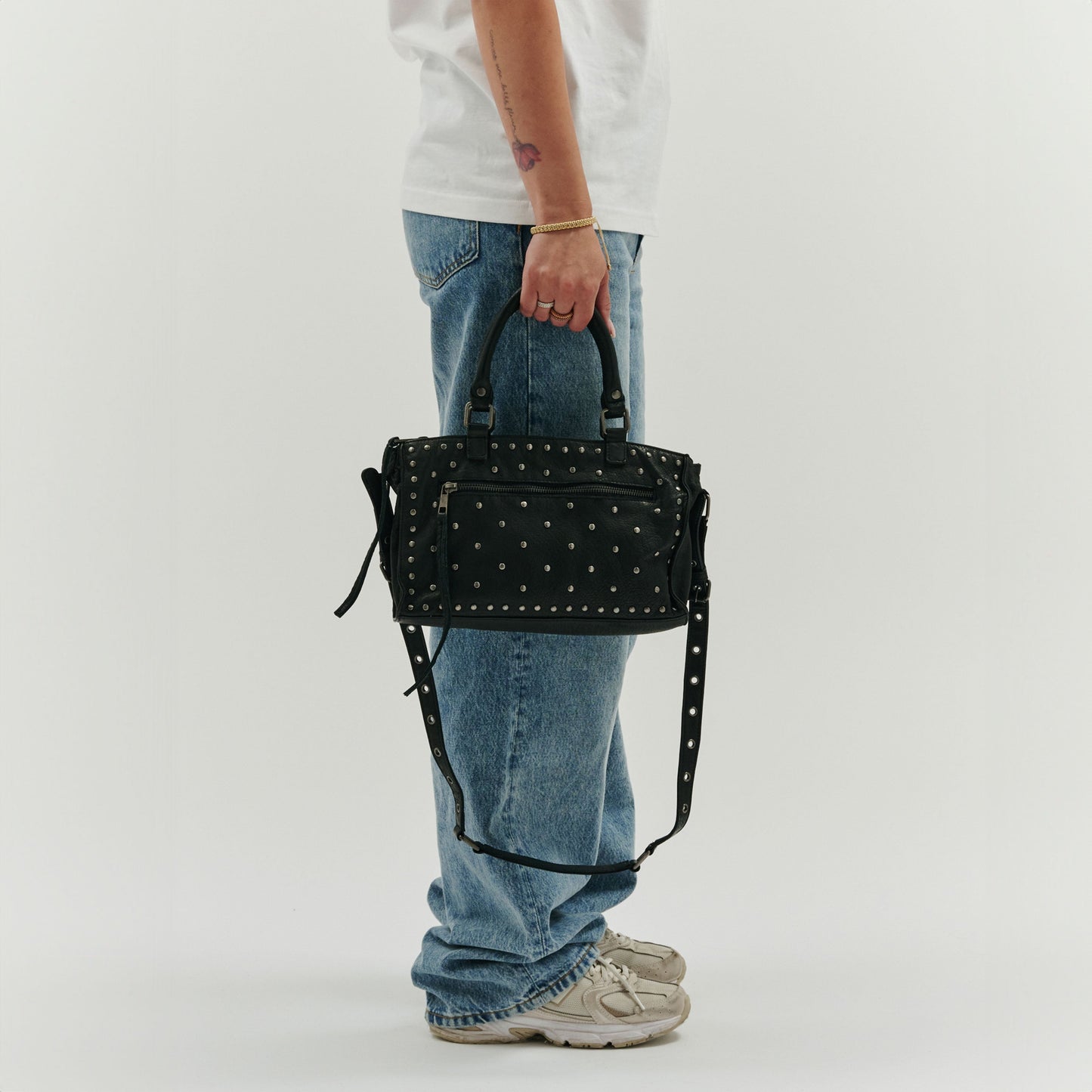 Scarlett Rivet Washed Black mit Antiksilber