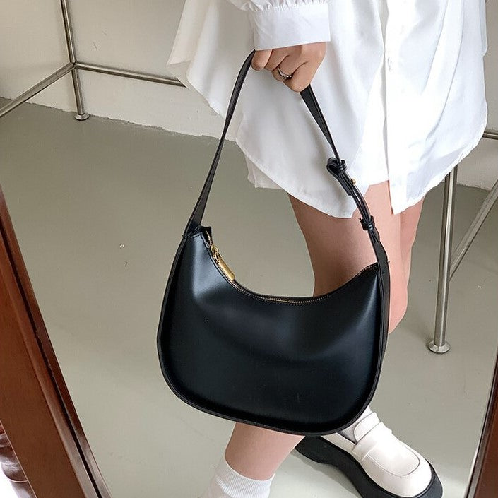 Minimal Hobo Bag